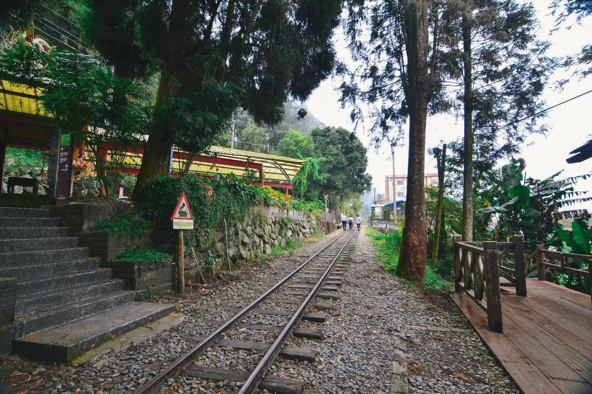 Fenchihu A Ku Ya Na Art Homestay Chiayi City Exterior photo